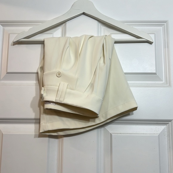 Tammy Suiting Jorts - Picture 4 of 4